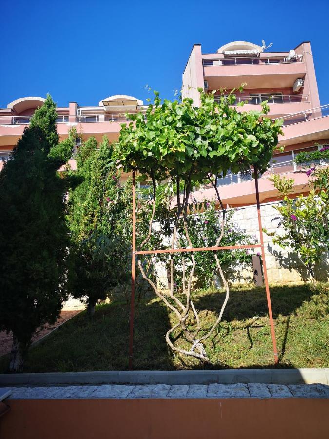 Complex Karia III Apartment Kavarna Exterior photo
